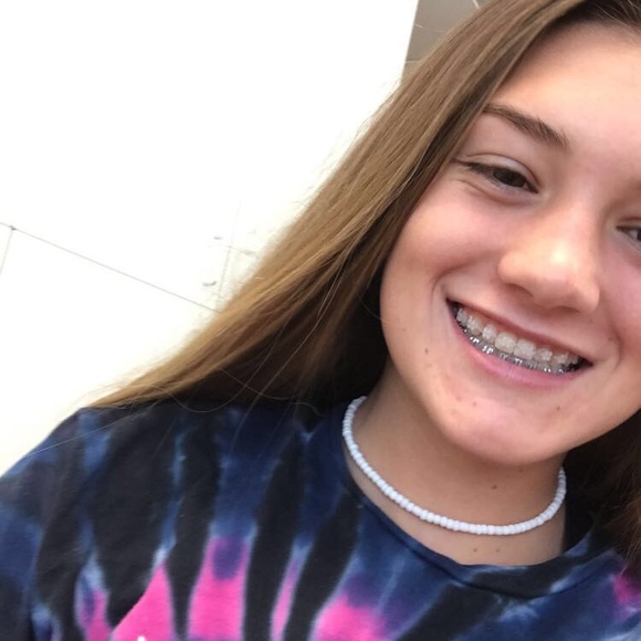 White beaded choker! - Picture 2 of 3